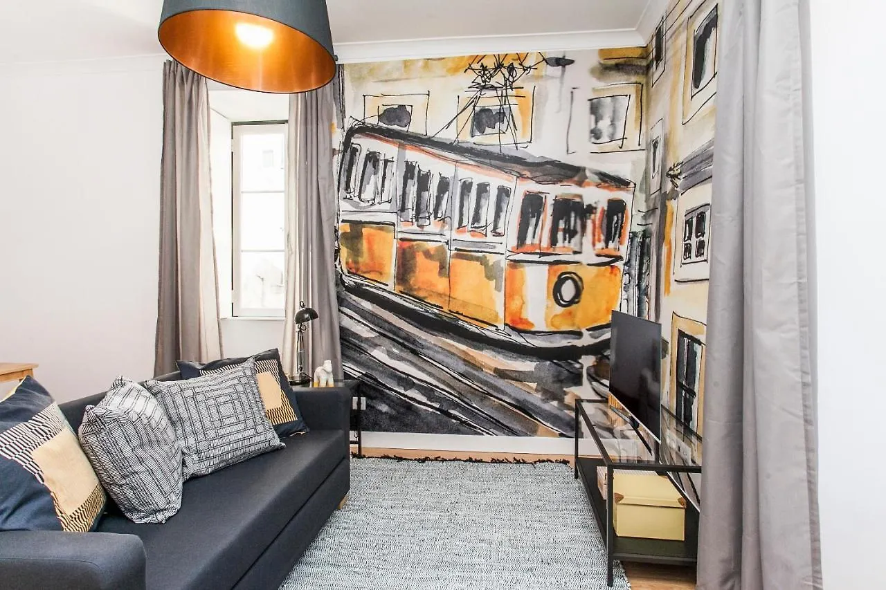 Apartment Yellow Bica Lisboa